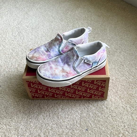Vans Other - Vans Asher shoe - multi heart tie-dye- size 12